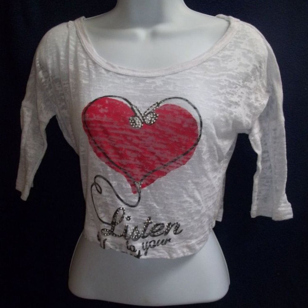 ---  Valentne's Day -  White Crop Top w Heart Small